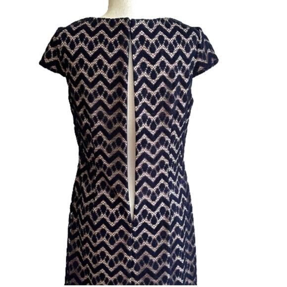 Jessica Howard Dress Navy Lace Overlay Nude Lining Short Sleeve Sheath Size 6 - Picture 7 of 12